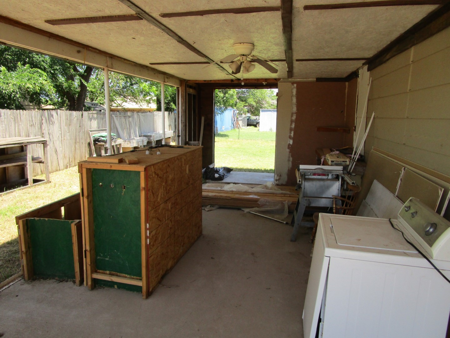 841 S 5th Avenue Munday TX 76371