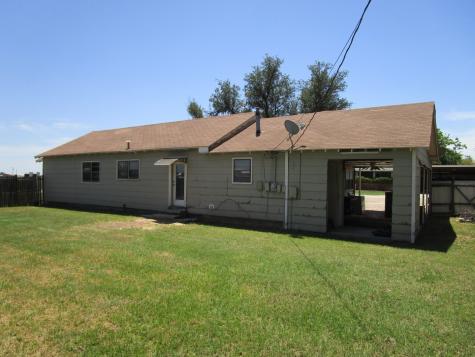 841 S 5th Avenue Munday TX 76371