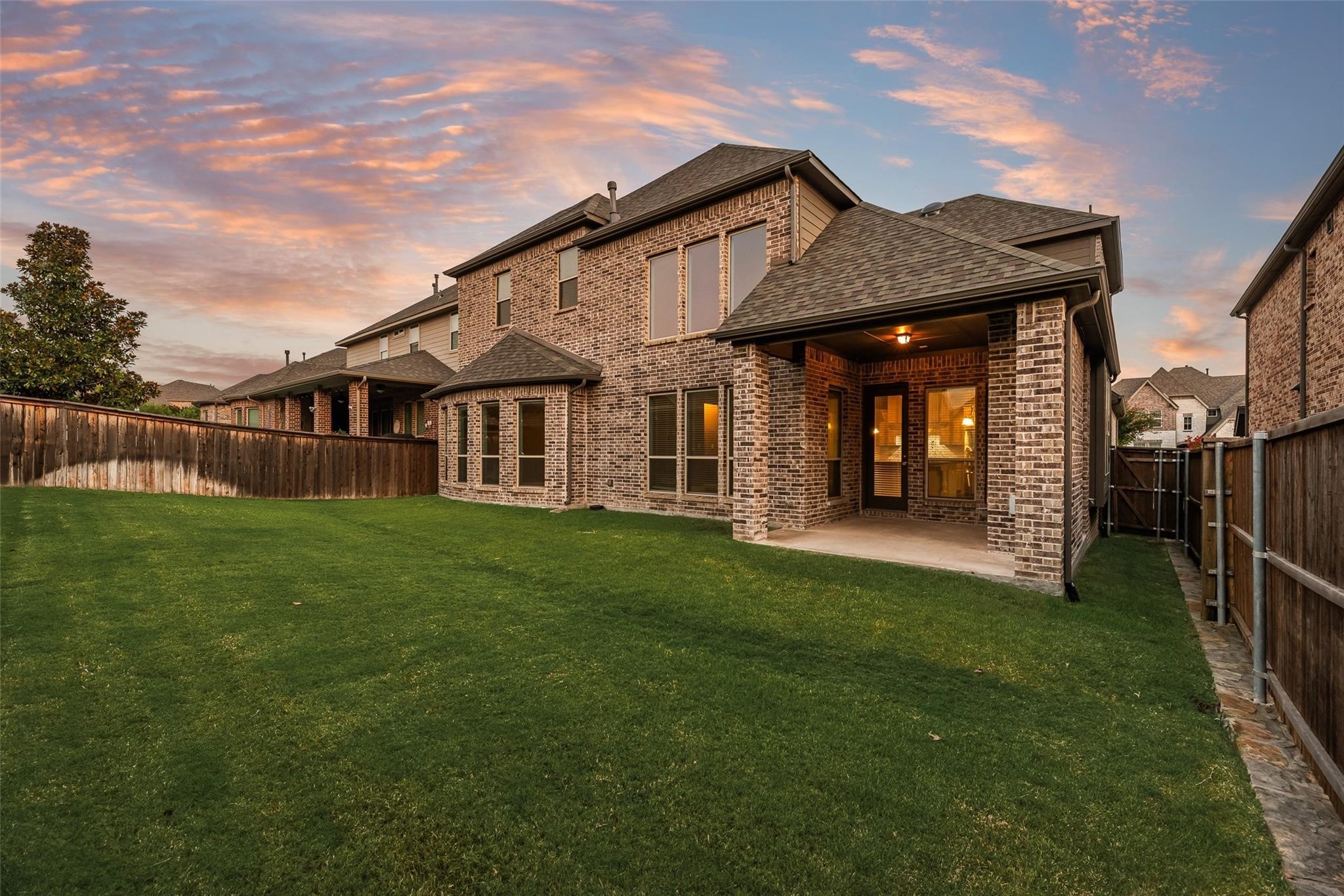 922 Amber Knoll Drive Rockwall TX 75087