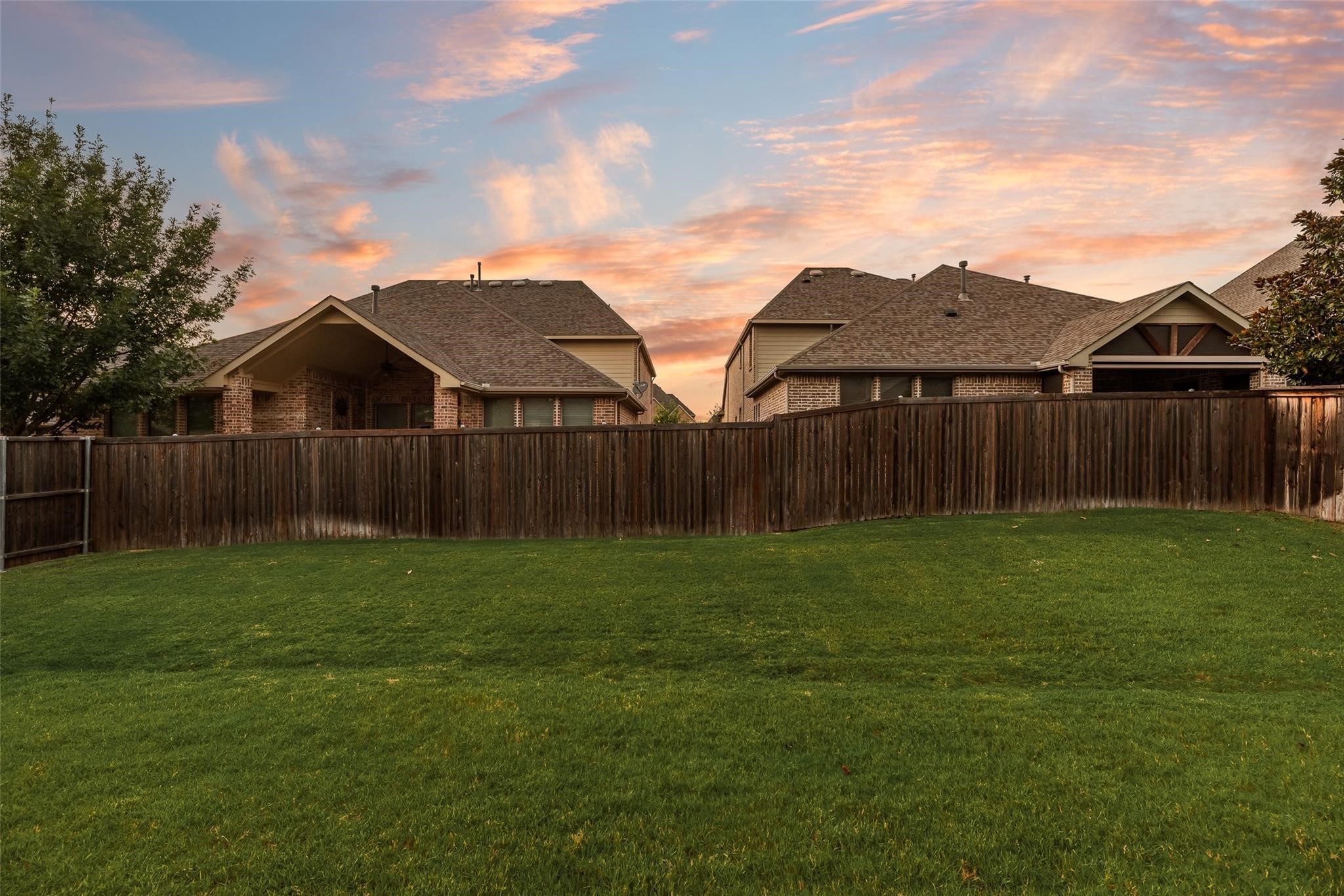 922 Amber Knoll Drive Rockwall TX 75087