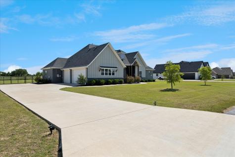 112 Friendship Way Boyd TX 76023