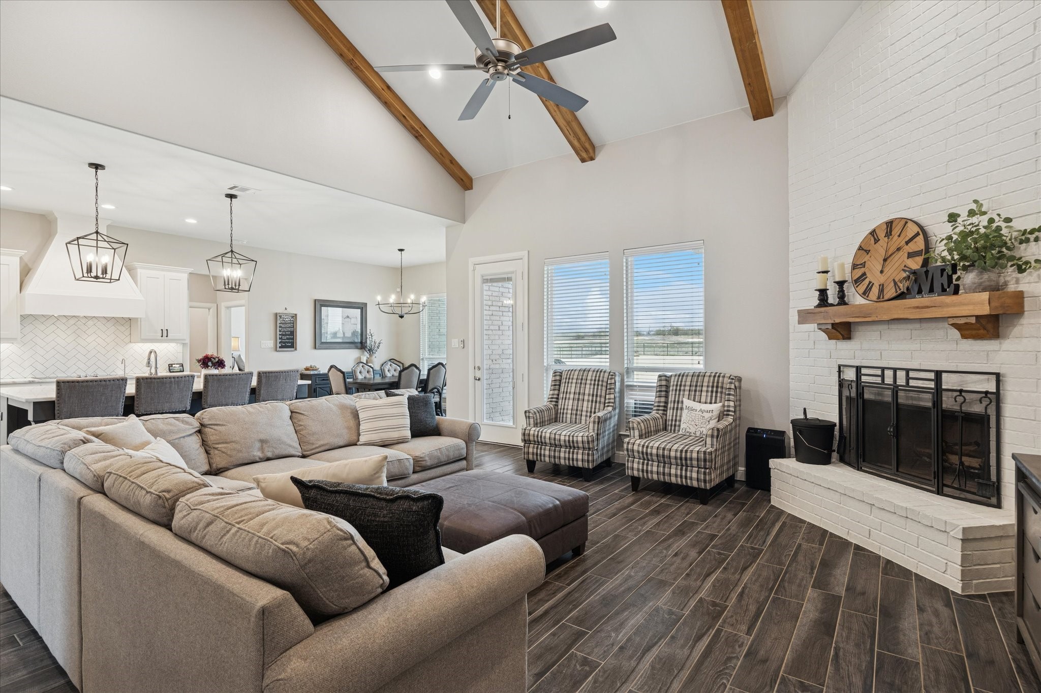 112 Friendship Way Boyd TX 76023