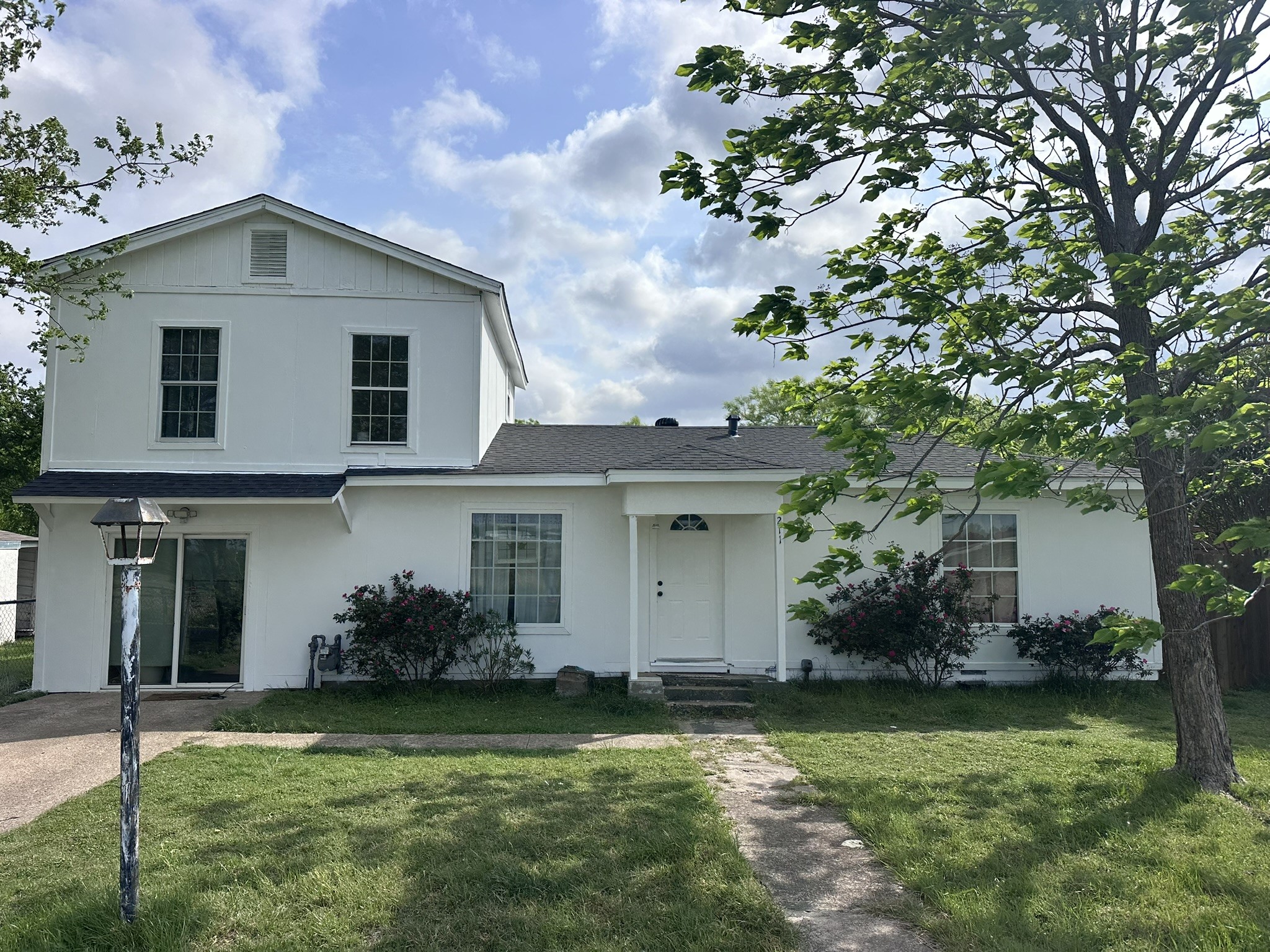 211 Sunnyside Drive Waxahachie TX 75165
