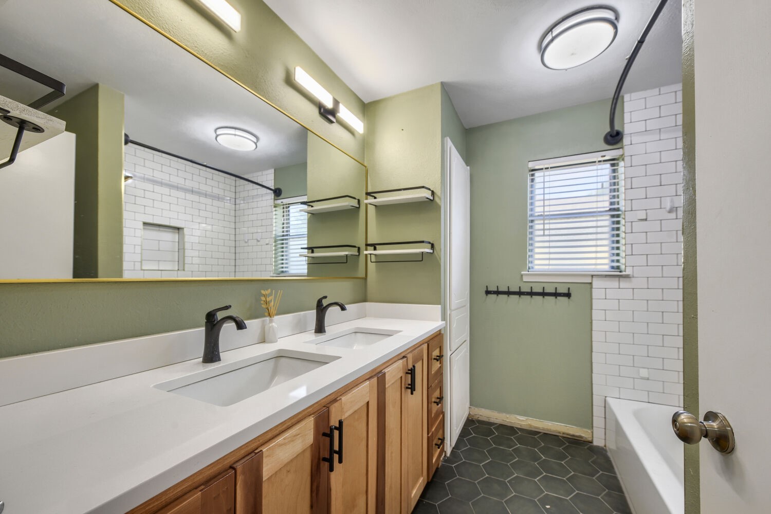 8437 Glenann Drive North Richland Hills TX 76182