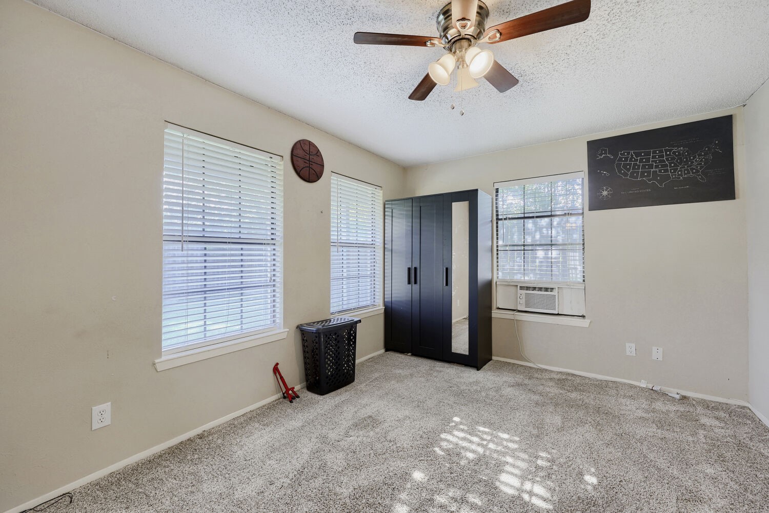 8437 Glenann Drive North Richland Hills TX 76182