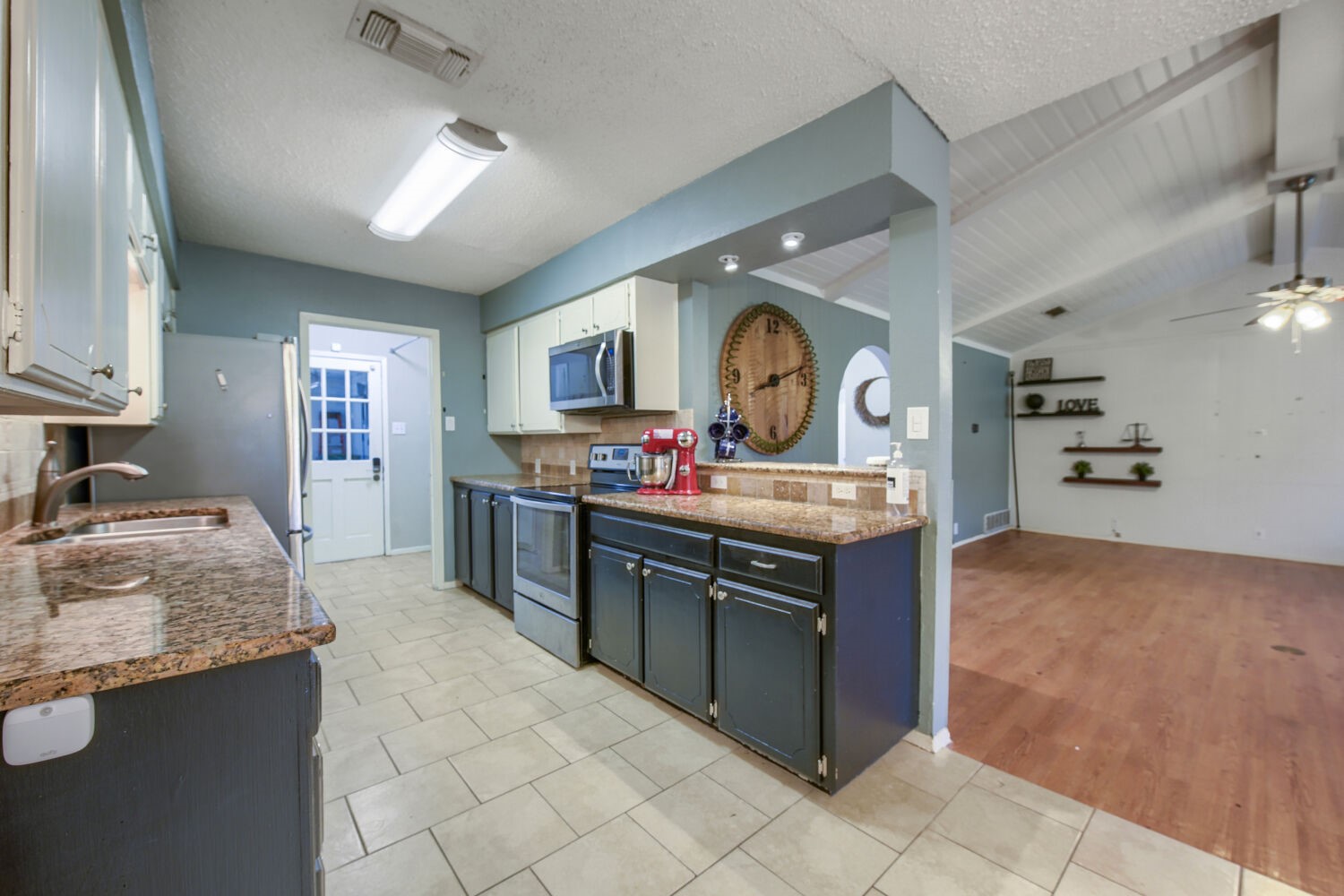 8437 Glenann Drive North Richland Hills TX 76182