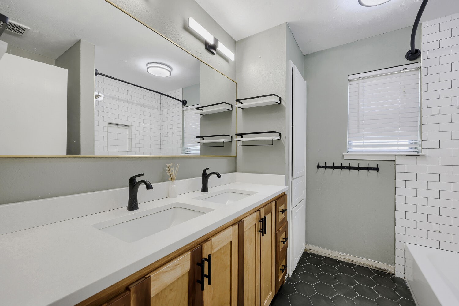 8437 Glenann Drive North Richland Hills TX 76182