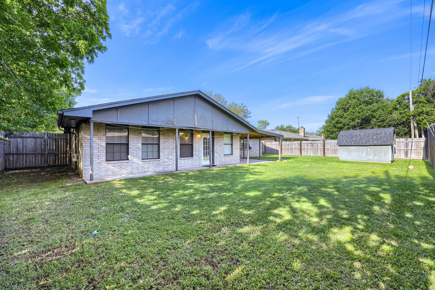8437 Glenann Drive North Richland Hills TX 76182