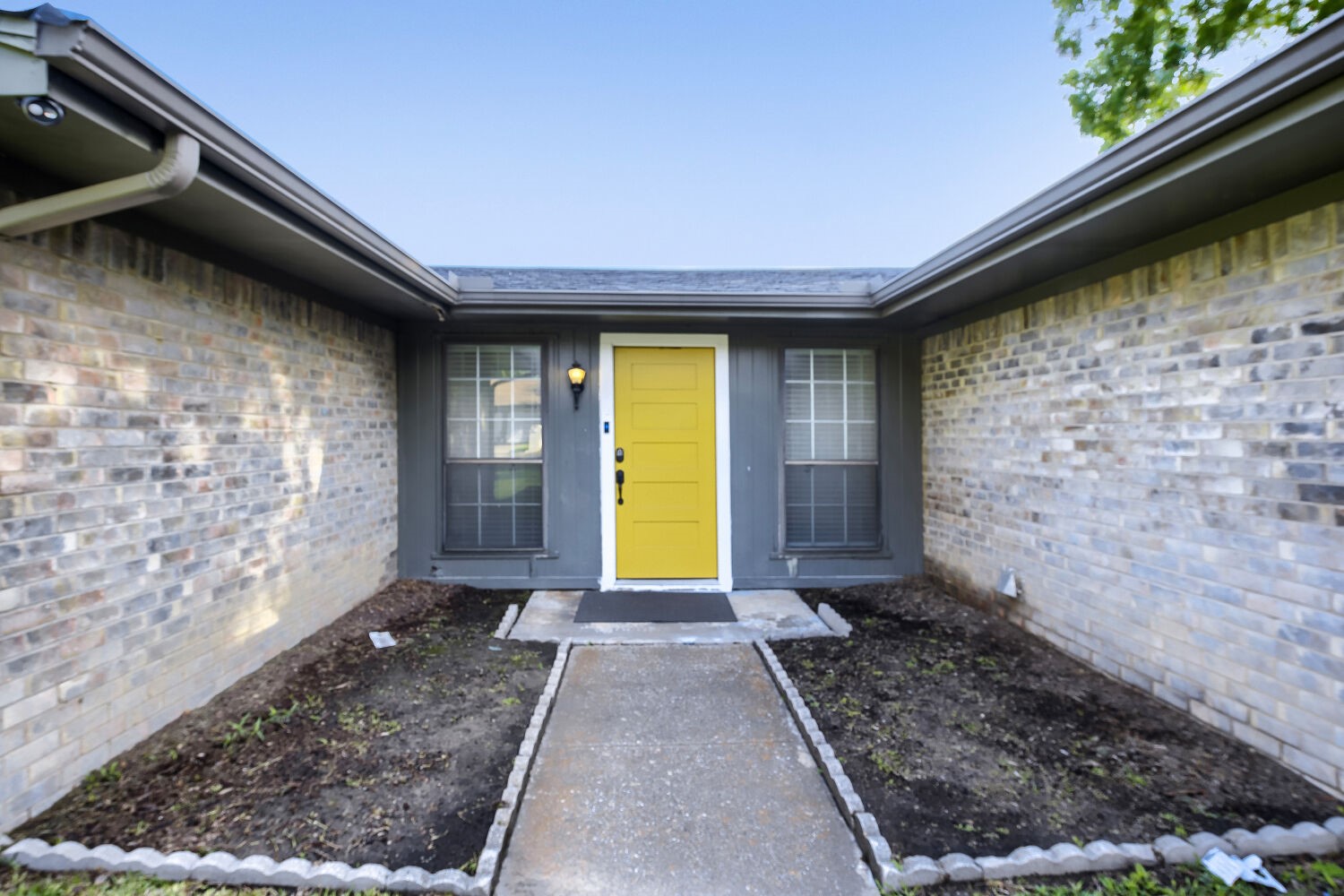 8437 Glenann Drive North Richland Hills TX 76182