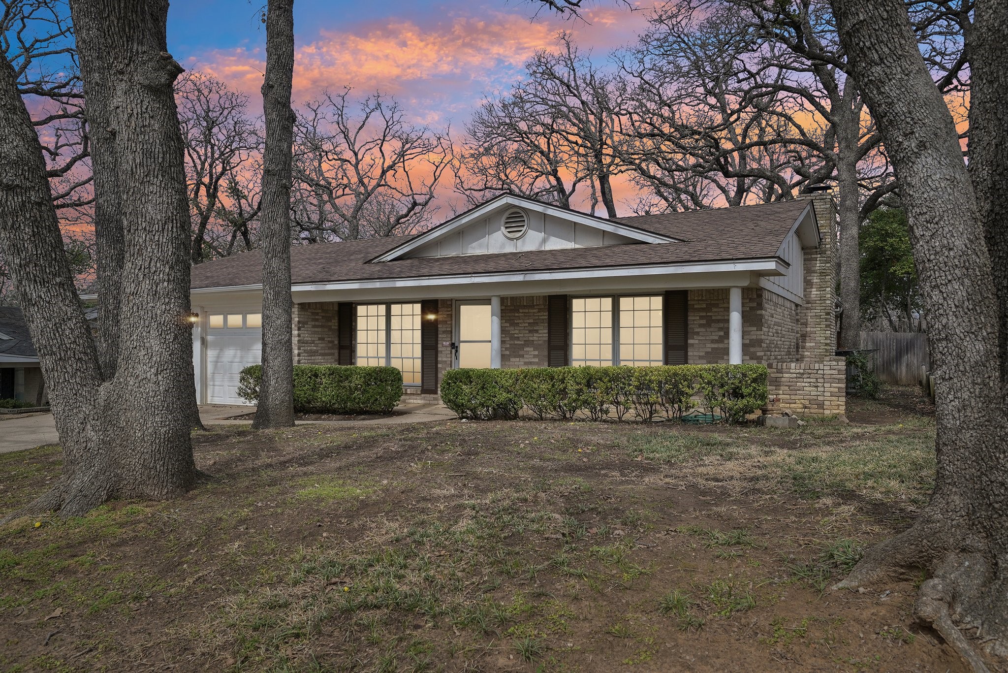 803 Pin Oak Lane Arlington TX 76012