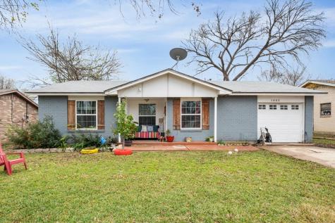 1402 Glynn Oaks Drive Arlington TX 76010