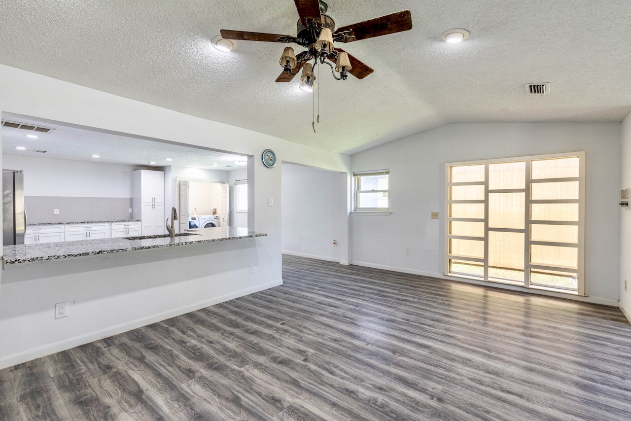 2102 Aspen Lane Garland TX 75044