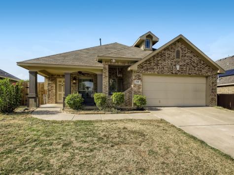 709 Hutchins Drive Crowley TX 76036