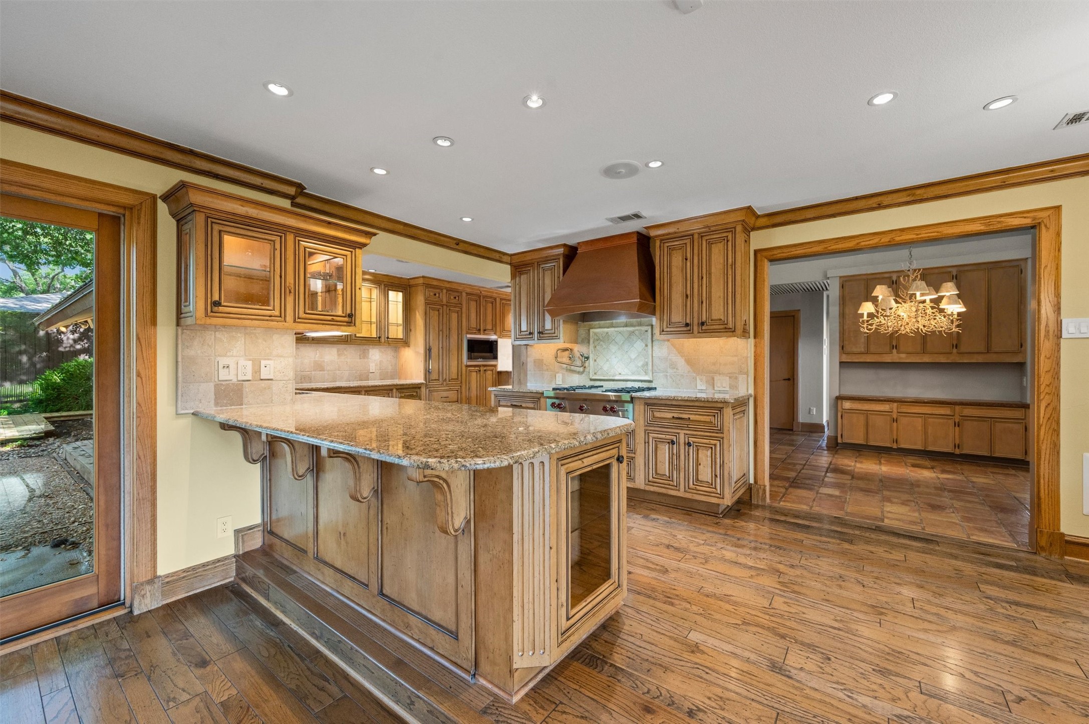 3909 Courtshire Drive Dallas TX 75229