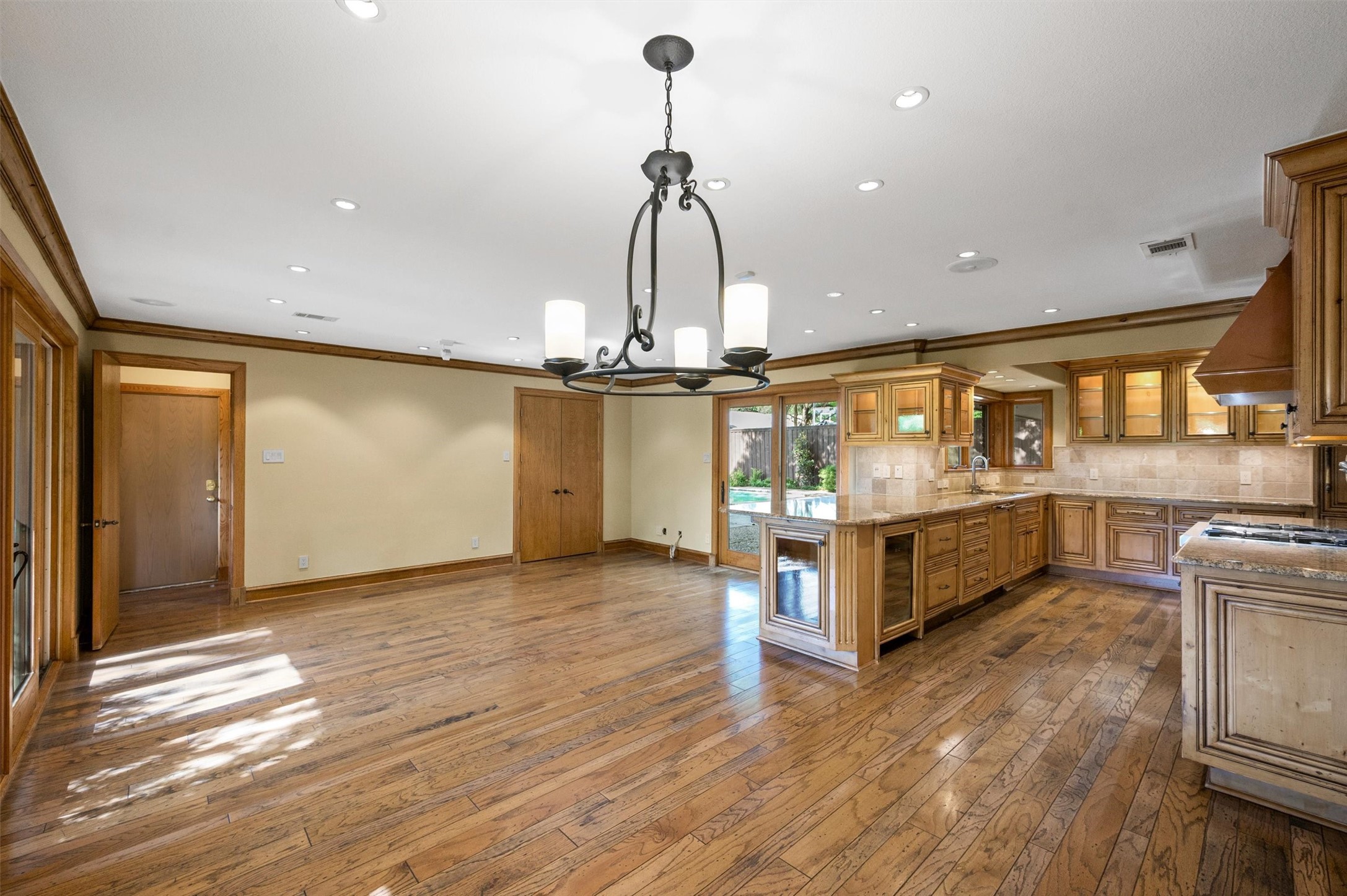 3909 Courtshire Drive Dallas TX 75229