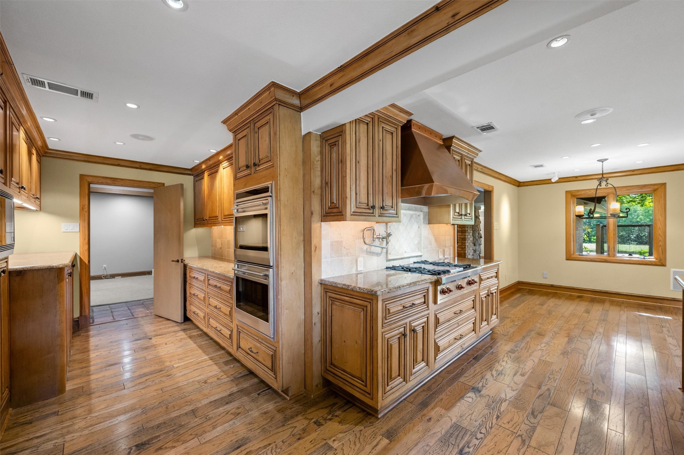 3909 Courtshire Drive Dallas TX 75229