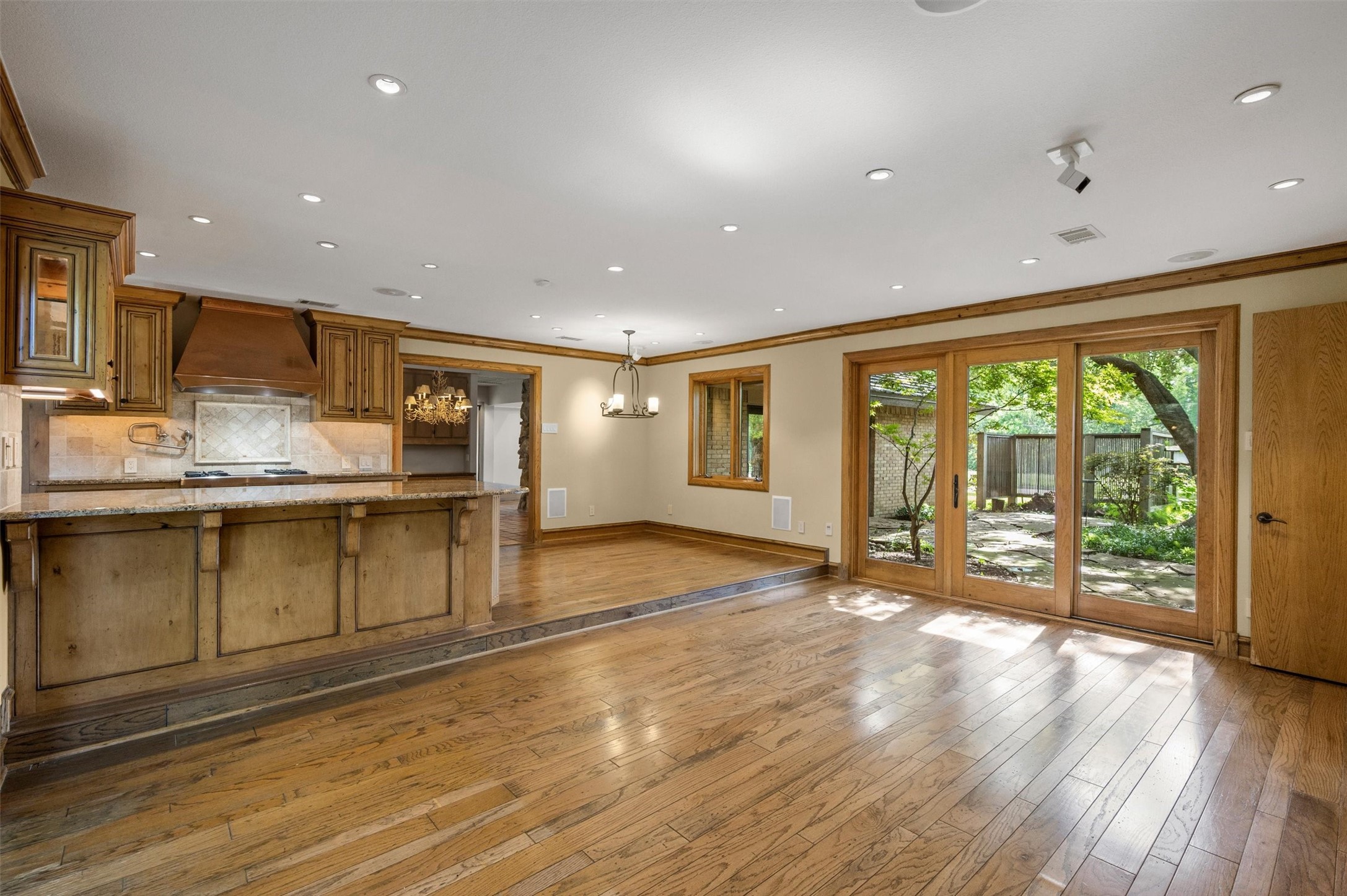 3909 Courtshire Drive Dallas TX 75229