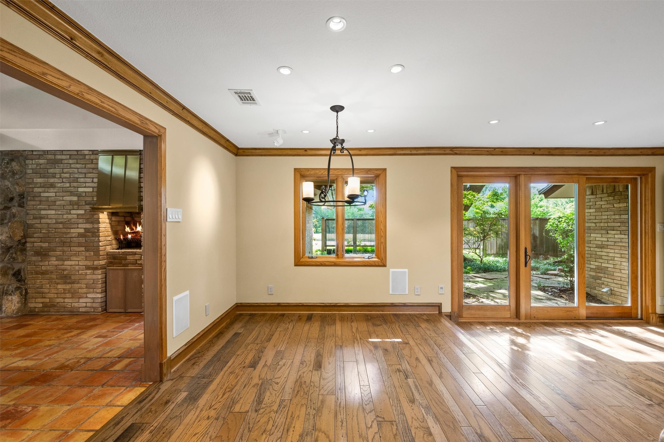 3909 Courtshire Drive Dallas TX 75229