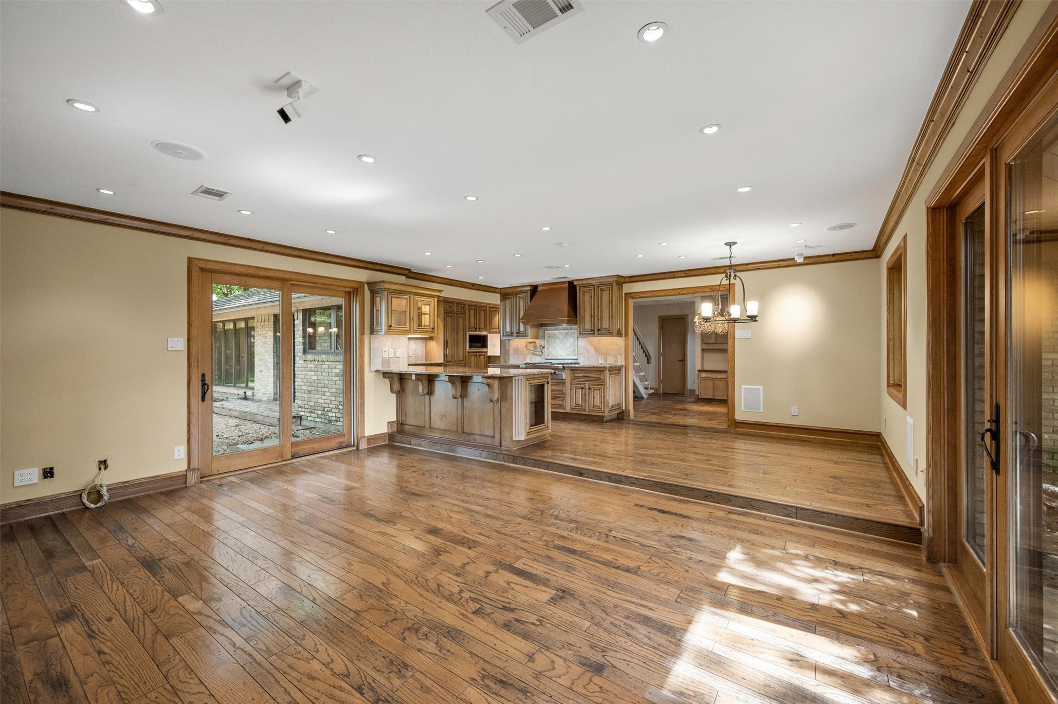 3909 Courtshire Drive Dallas TX 75229