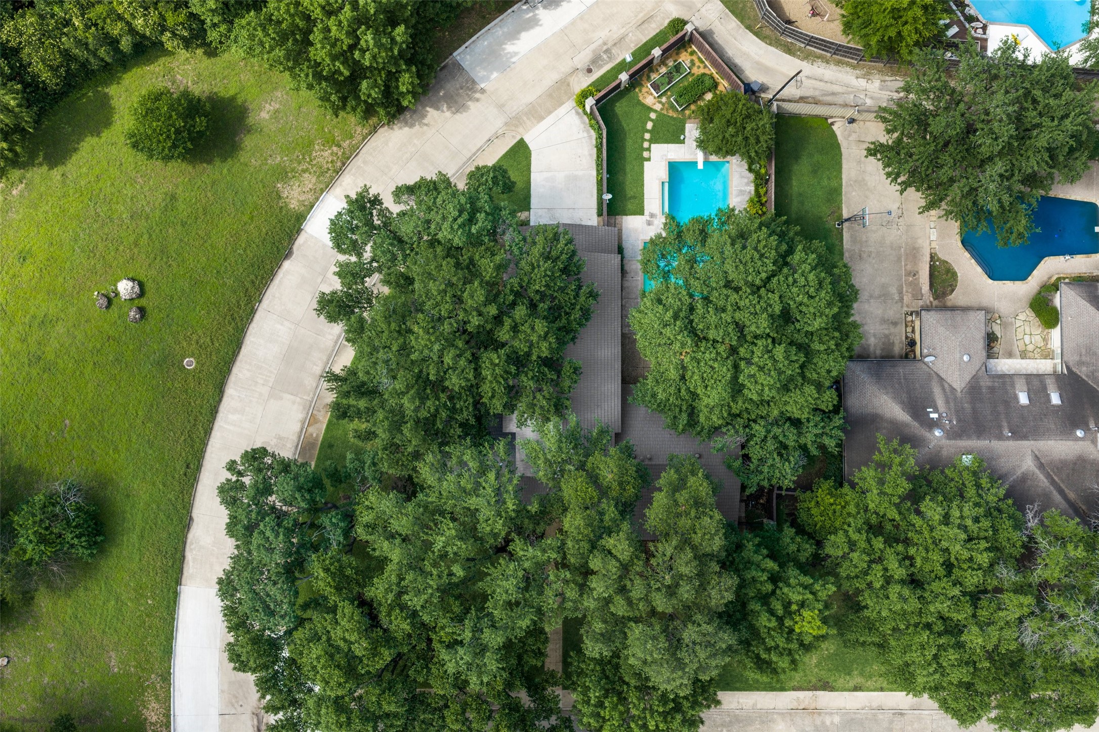 3909 Courtshire Drive Dallas TX 75229
