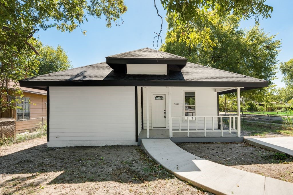 2402 Scotland Drive Dallas TX 75216