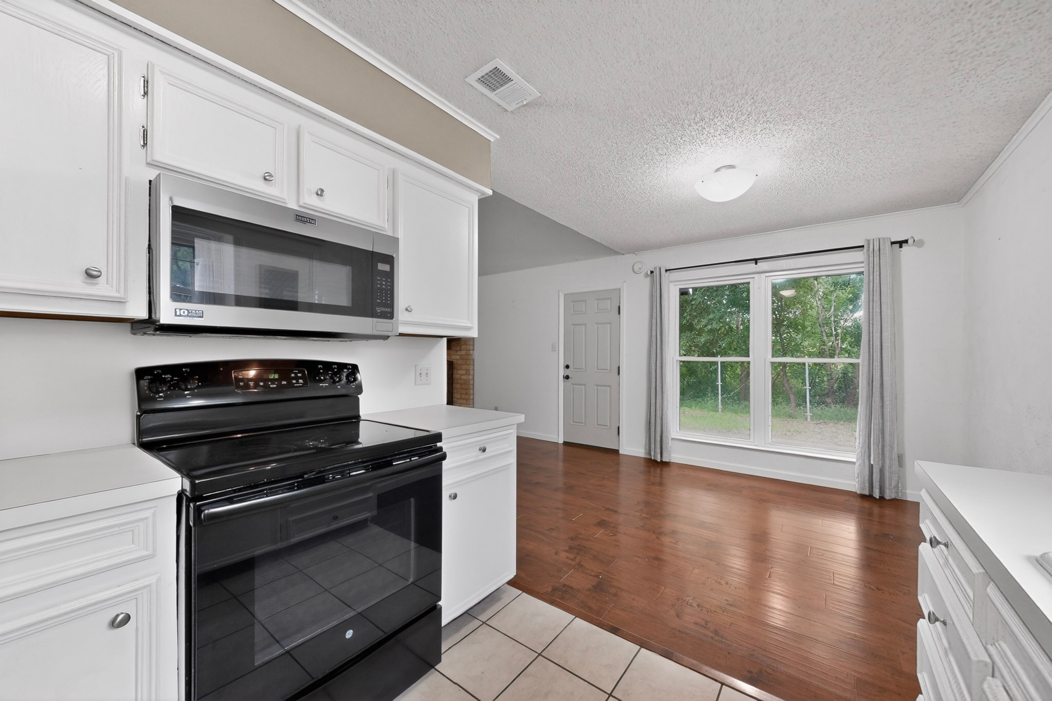 424 Ferenz Avenue Crowley TX 76036