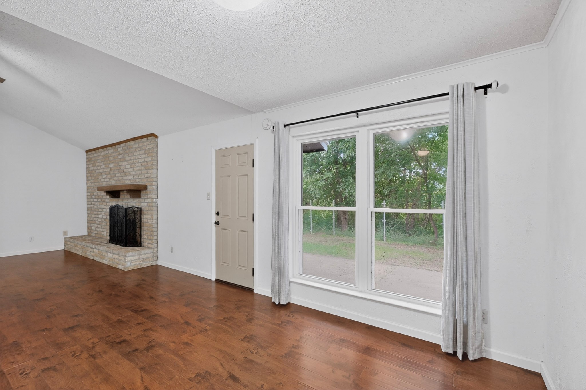 424 Ferenz Avenue Crowley TX 76036