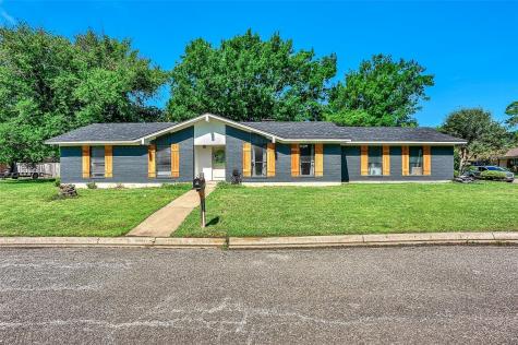 2135 N Village Drive Bonham TX 75418