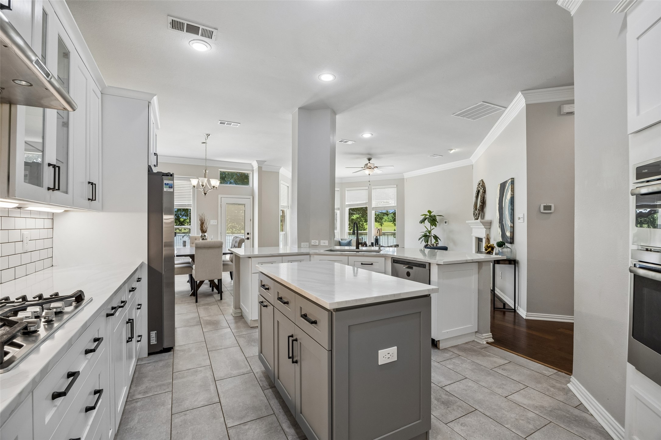 9014 Crown Point Circle Irving TX 75063