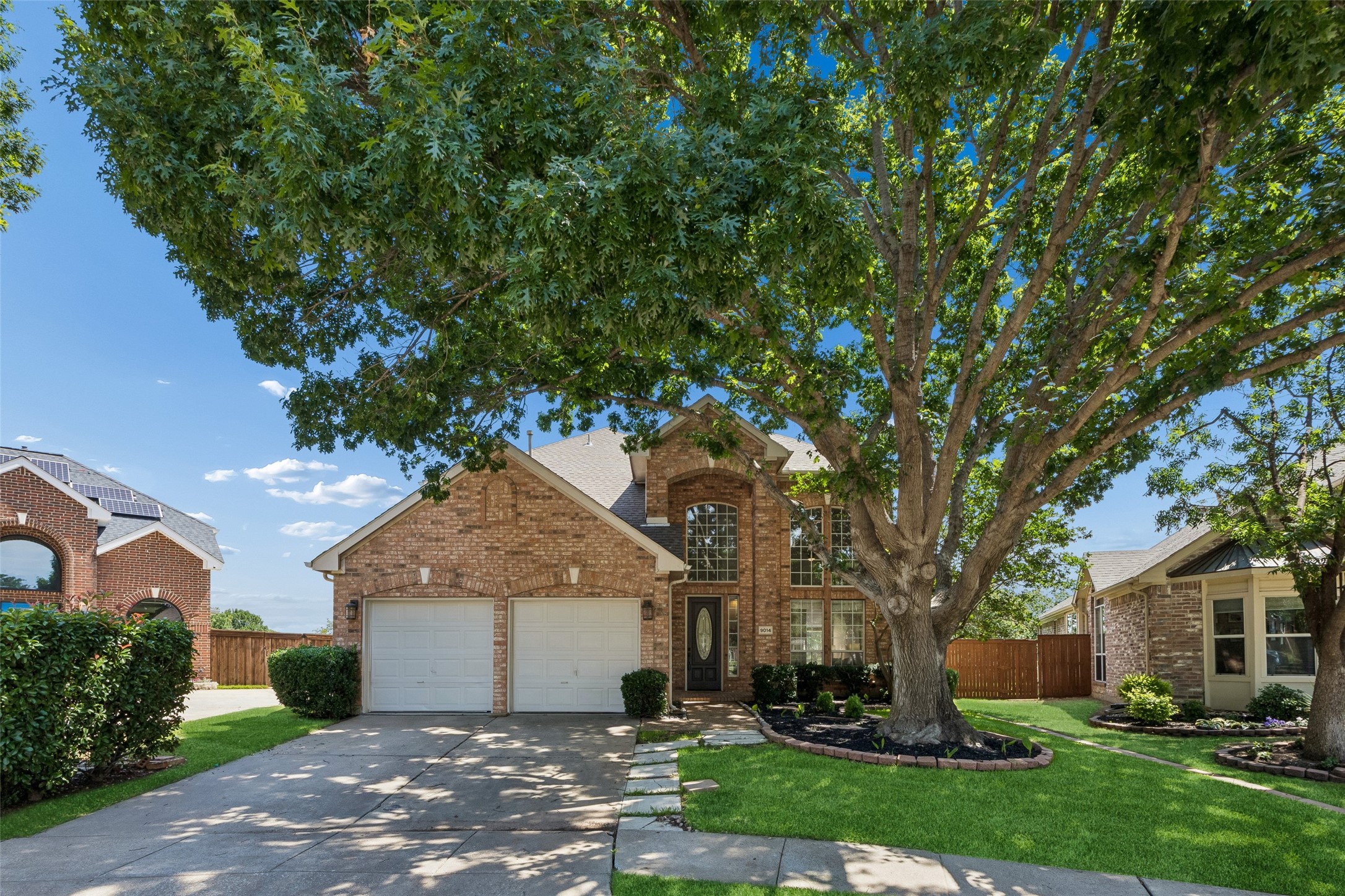 9014 Crown Point Circle Irving TX 75063