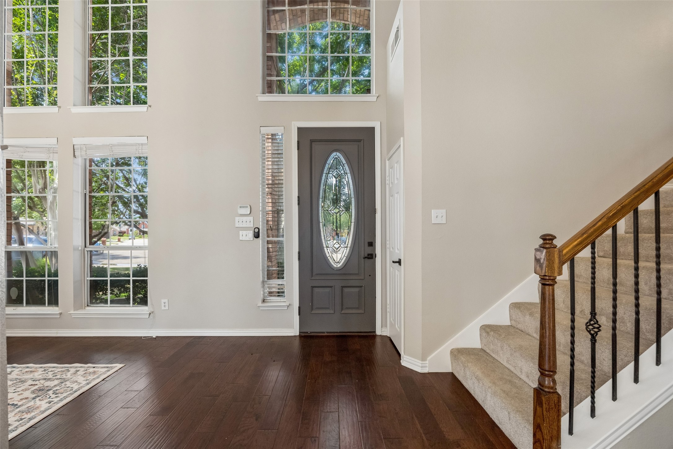 9014 Crown Point Circle Irving TX 75063