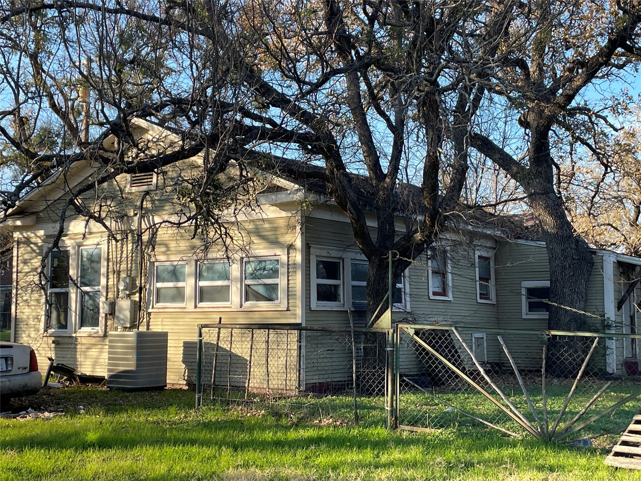 1402 NW 3rd Avenue Mineral Wells TX 76067