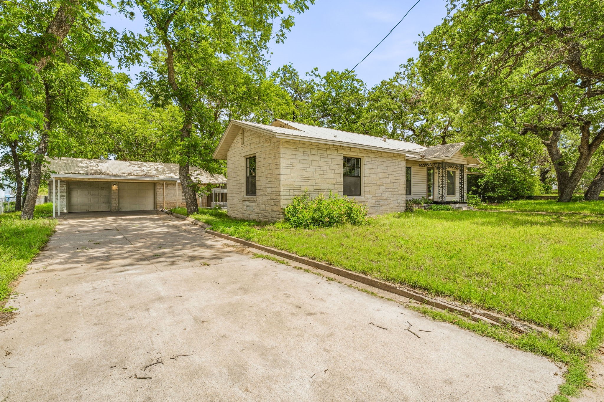 503 W Roberts Street Gorman TX 76454