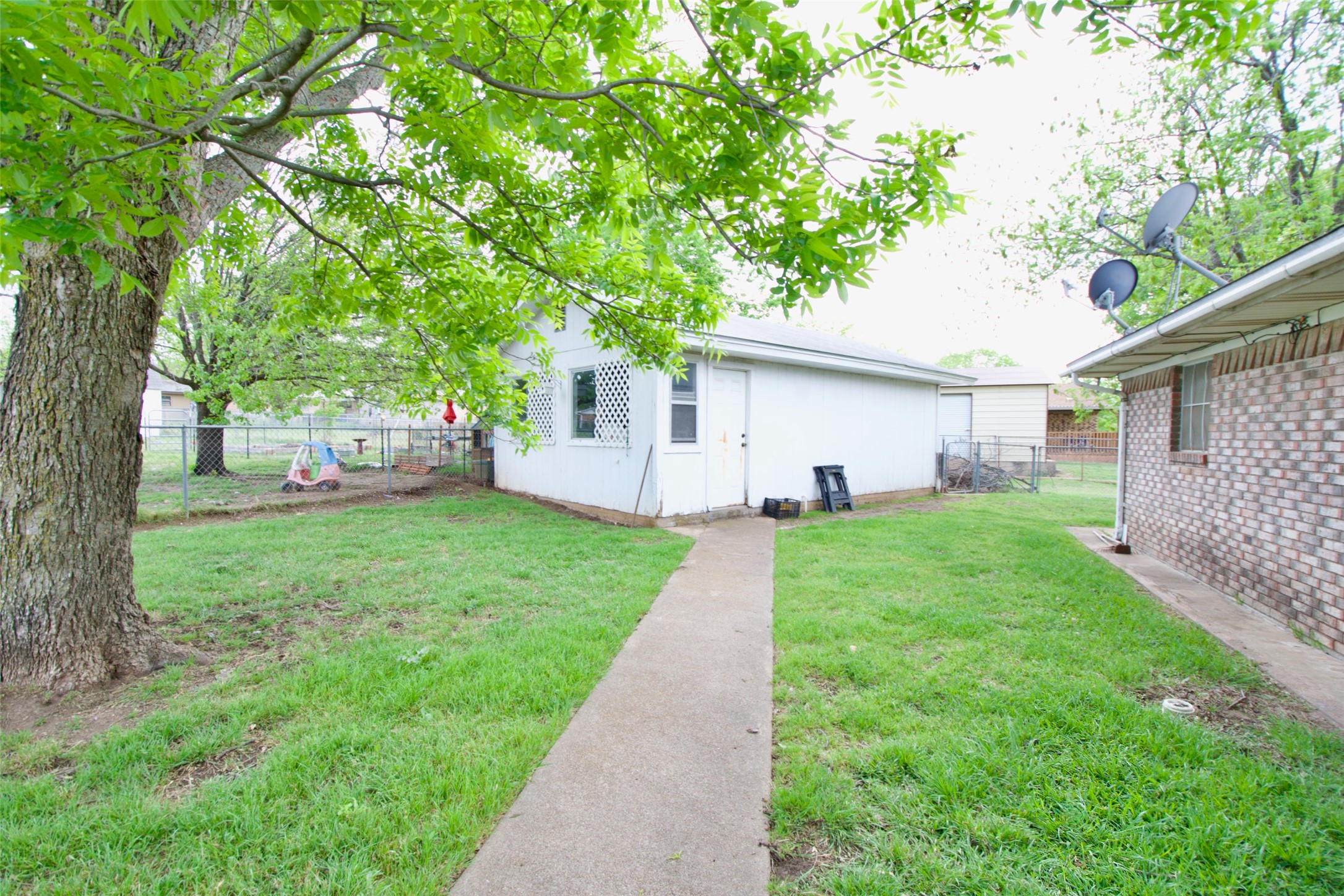 1204 W 21st Street Clifton TX 76634