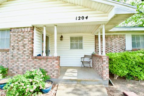 1204 W 21st Street Clifton TX 76634