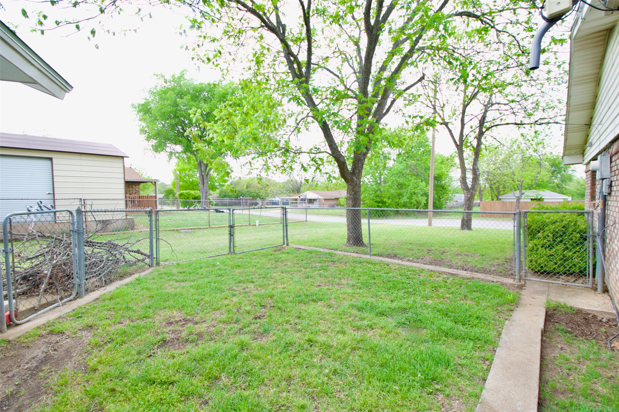 1204 W 21st Street Clifton TX 76634