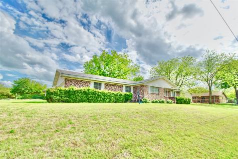 1204 W 21st Street Clifton TX 76634
