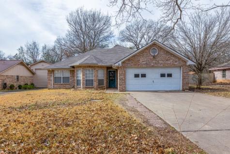 801 Lynn Street Bonham TX 75418