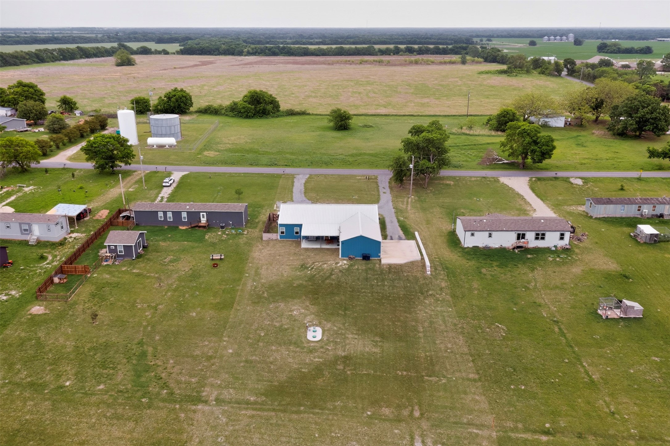 613 Kentucky Town Road Whitewright TX 75491