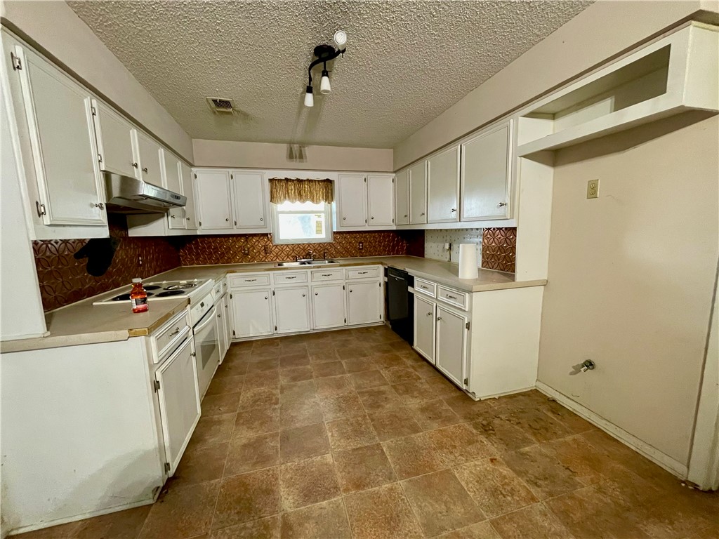 7608 N Highway 14 Kosse TX 76653