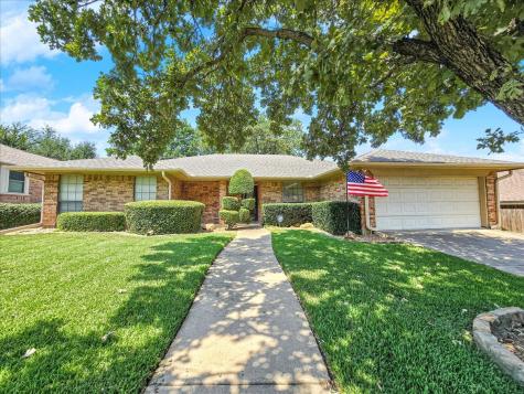 2716 Margaret Drive Arlington TX 76012
