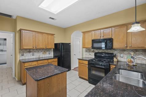 6415 Viking Trail Arlington TX 76001