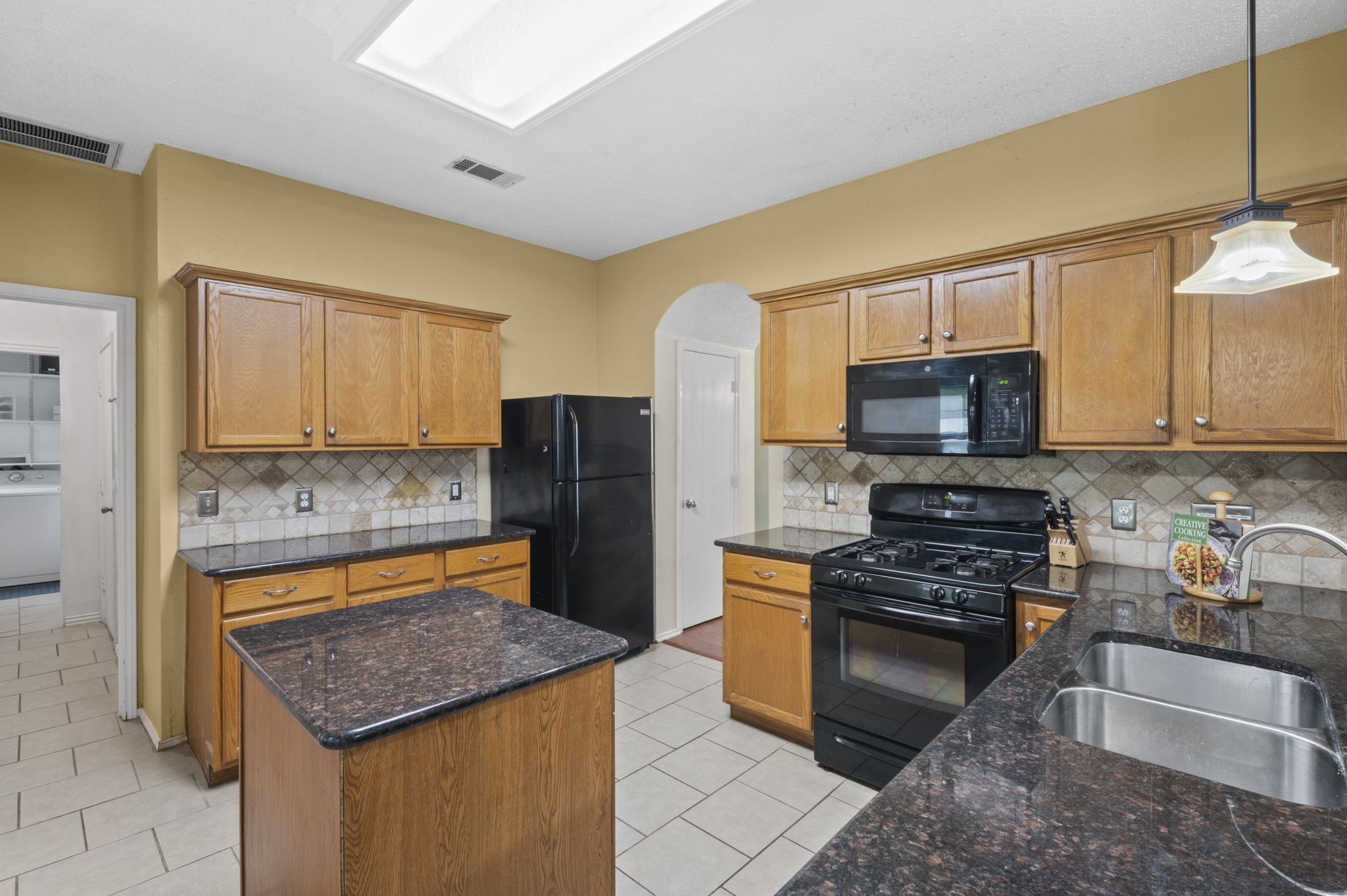 6415 Viking Trail Arlington TX 76001