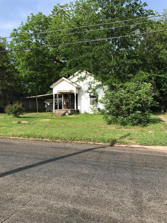 902 S Montgomery Street Sherman TX 75090