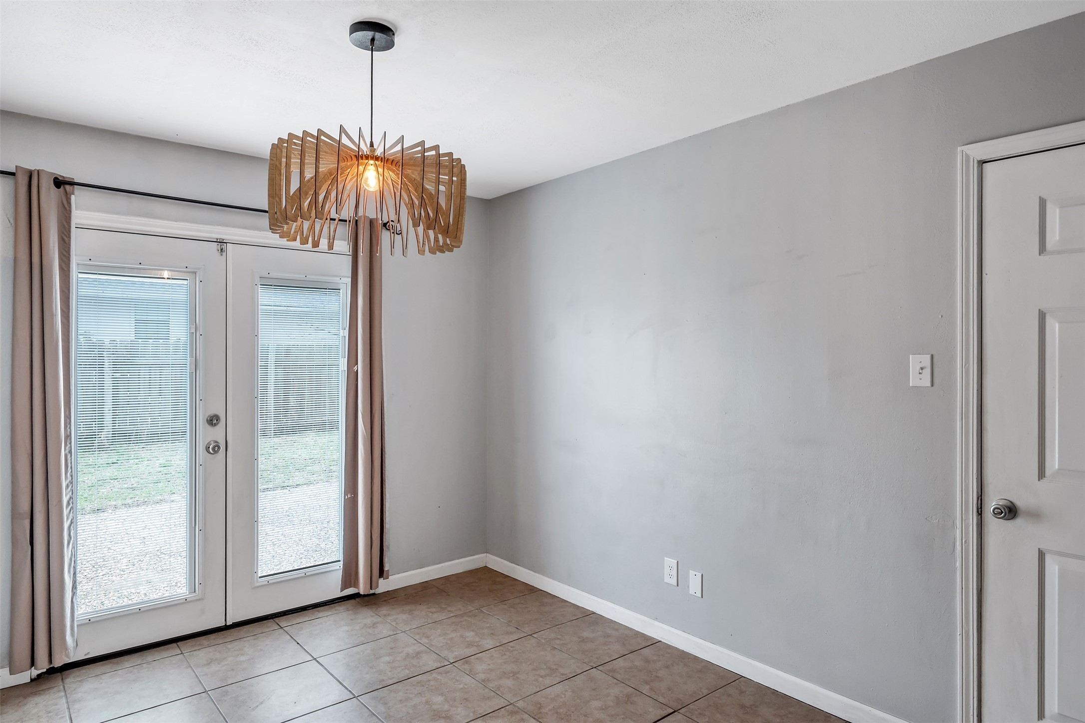 201 Joann Whitehouse TX 75791