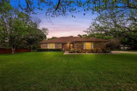 624 Donna Court Burleson TX 76028