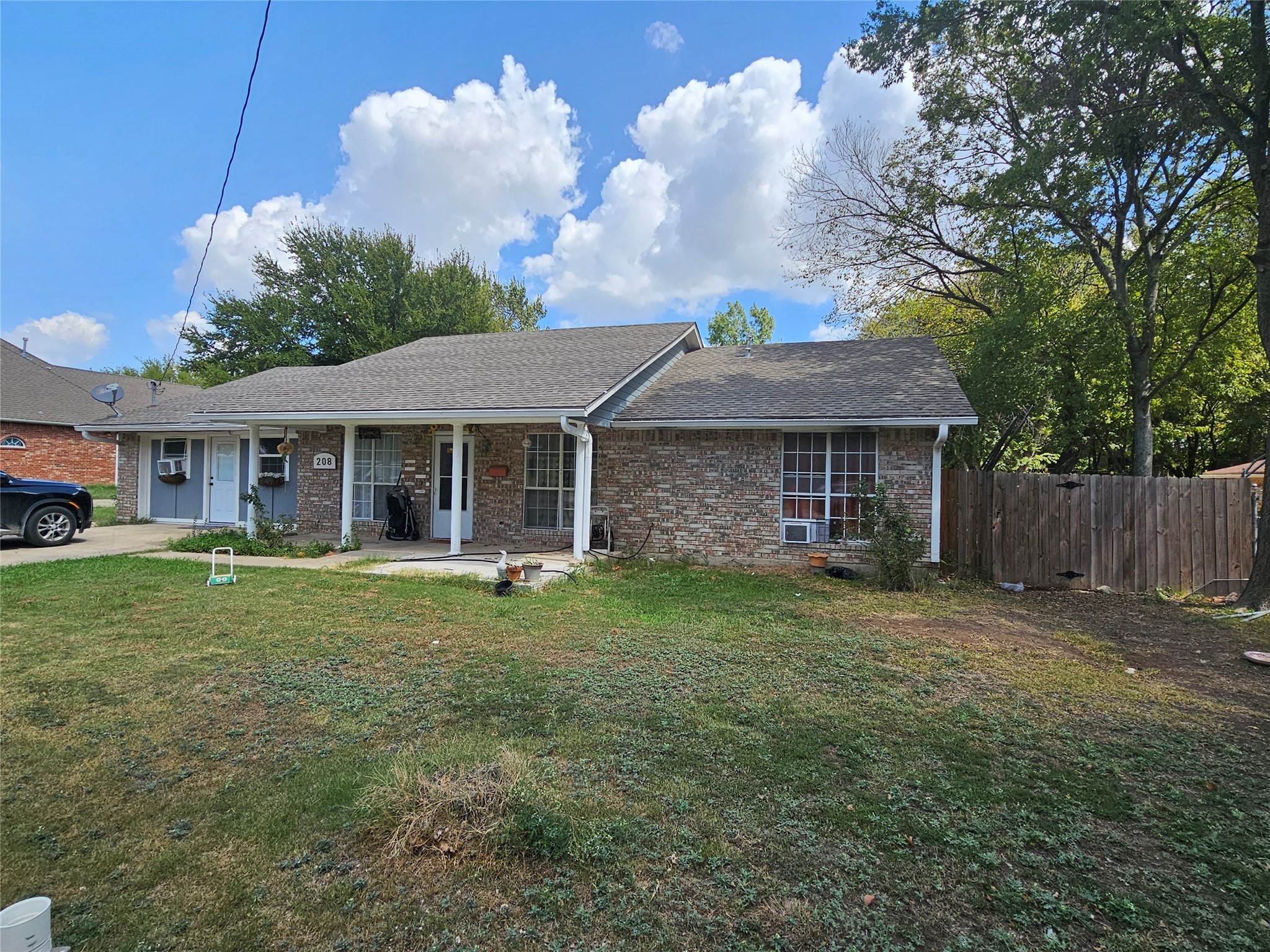 208 N Ellis Street Lancaster TX 75146