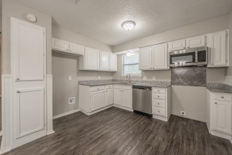 912 Red Oak Street Azle TX 76020