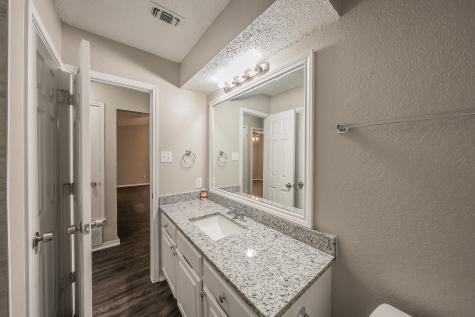 912 Red Oak Street Azle TX 76020