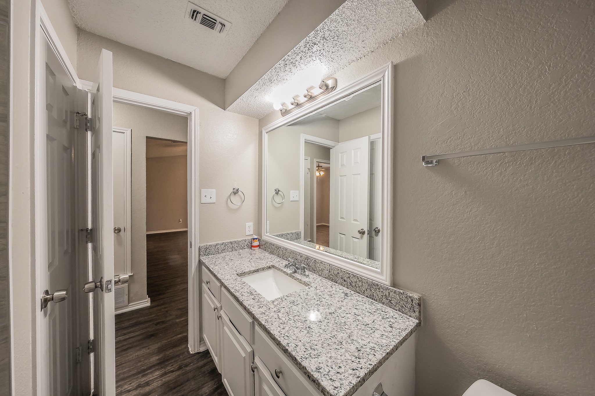 912 Red Oak Street Azle TX 76020